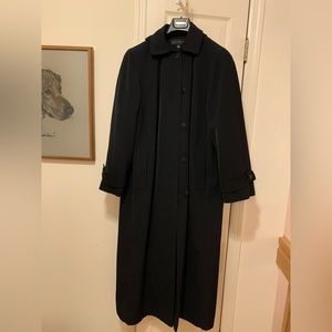 Black long women's trench coat EUC!